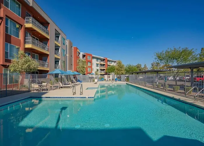 Sleek2bdpool Gym Parking Wd Sleeps8