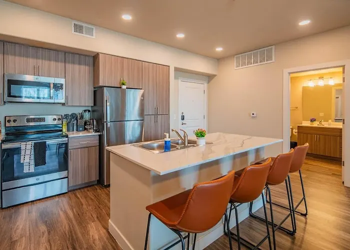Sleek2bdpool Gym Parking Wd Sleeps8 Apartment *