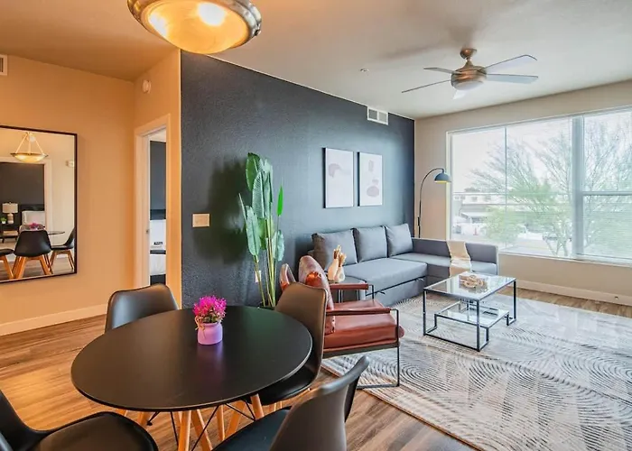 Apartment Sleek2bdpool Gym Parking Wd Sleeps8 *