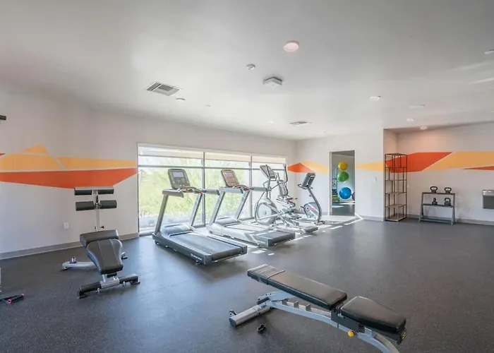 Sleek2bdpool Gym Parking Wd Sleeps8 Apartment *