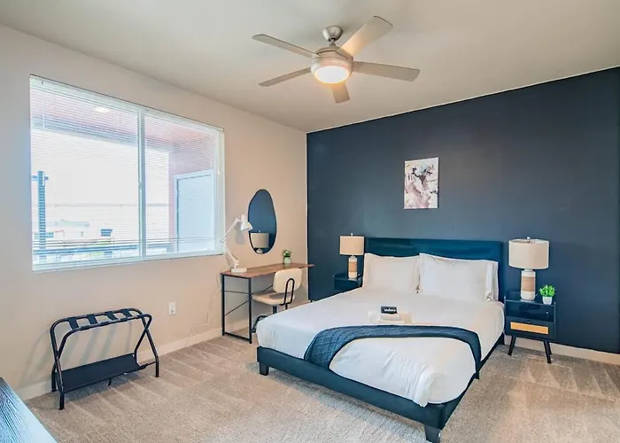 Sleek2bdpool Gym Parking Wd Sleeps8 Apartment *