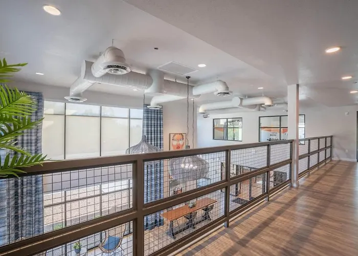 Sleek2bdpool Gym Parking Wd Sleeps8 *